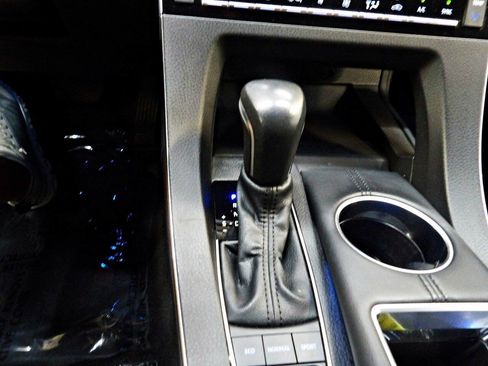 Used 2022 Toyota Avalon Limited w/ Advanced Safety Package FWD image 26