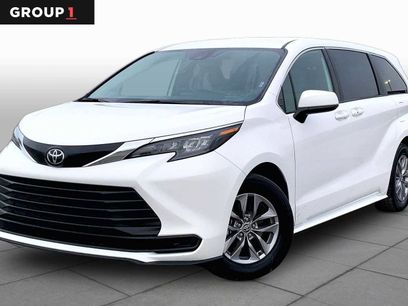 Used 2026 Toyota Sienna LE