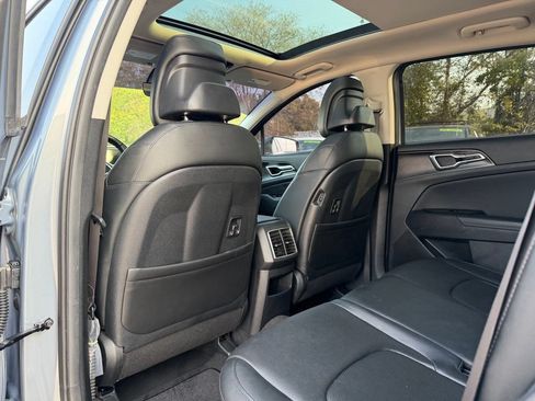 Certified 2025 Kia Sportage EX w/ Premium Package AWD/4WD image 28