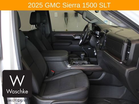 Used 2025 GMC Sierra 1500 SLT w/ SLT Premium Plus Package image 26