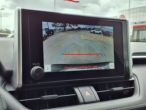 Used 2025 Toyota RAV4 LE image 15