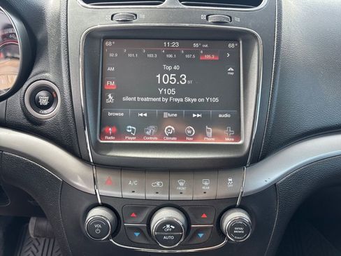 Used 2019 Dodge Journey Crossroad w/ Nav & Sun Group AWD/4WD image 13