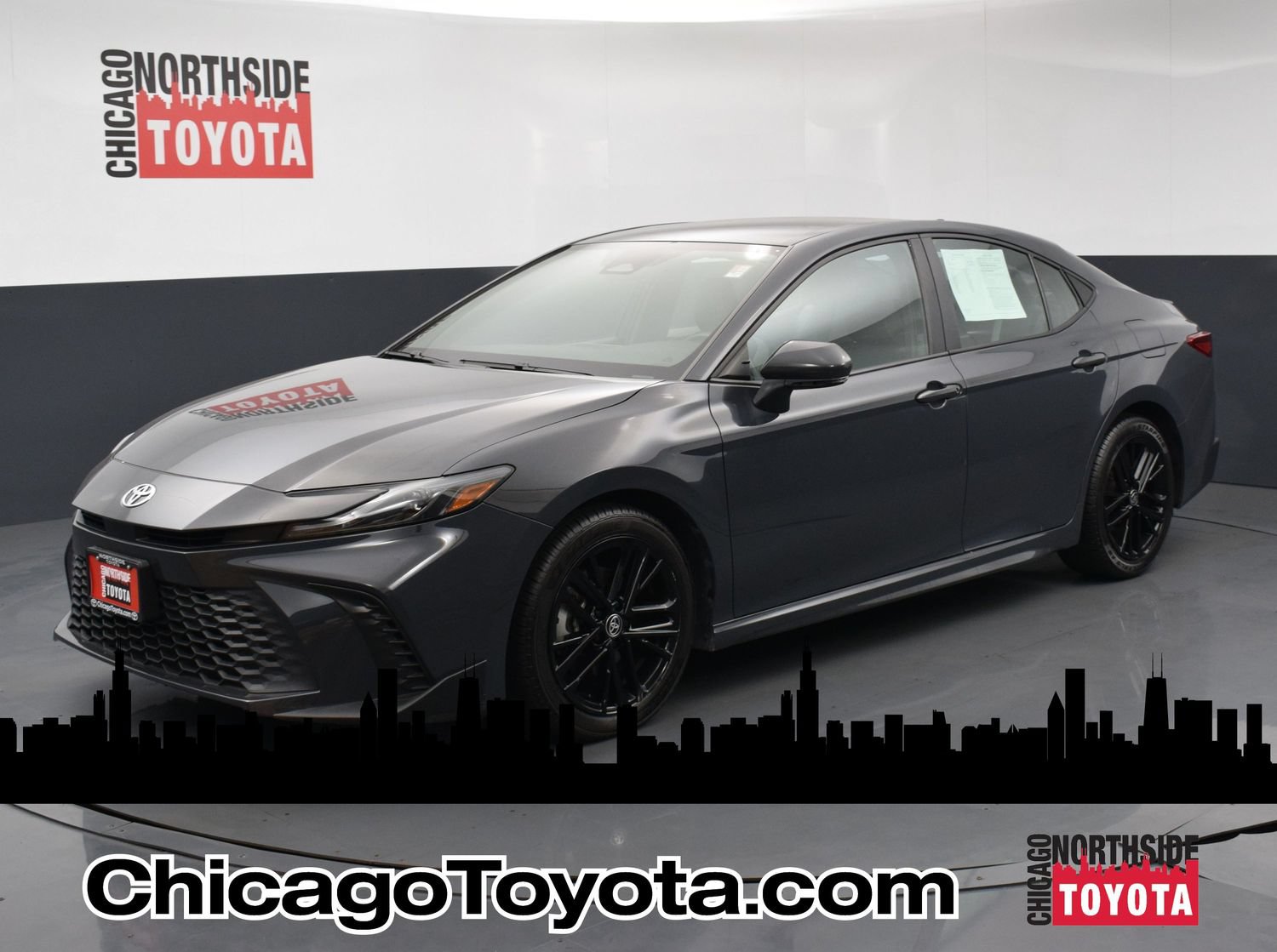 Used 2025 Toyota Camry SE FWD image 1