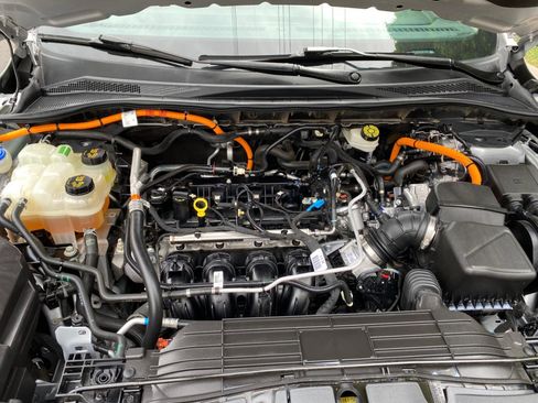 Used 2020 Ford Escape Titanium w/ Titanium Premium Package 2.0 image 11