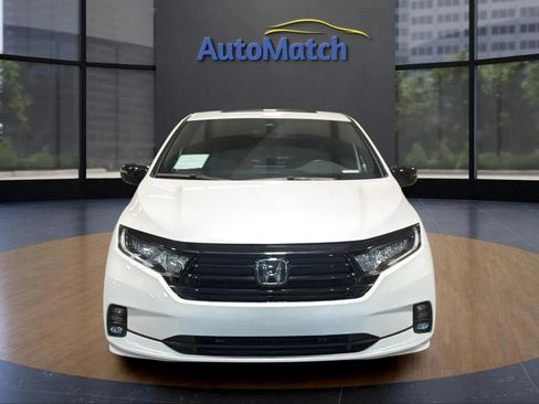 Used 2024 Honda Odyssey Sport image 2