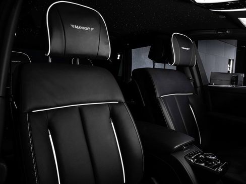 Used 2026 Rolls-Royce Phantom Sedan RWD image 25