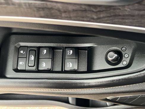 Used 2024 Jeep Grand Cherokee Limited w/ Luxury Tech Group II image 13