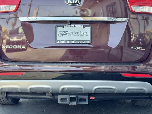 Used 2017 Kia Sedona SX Limited FWD image 18