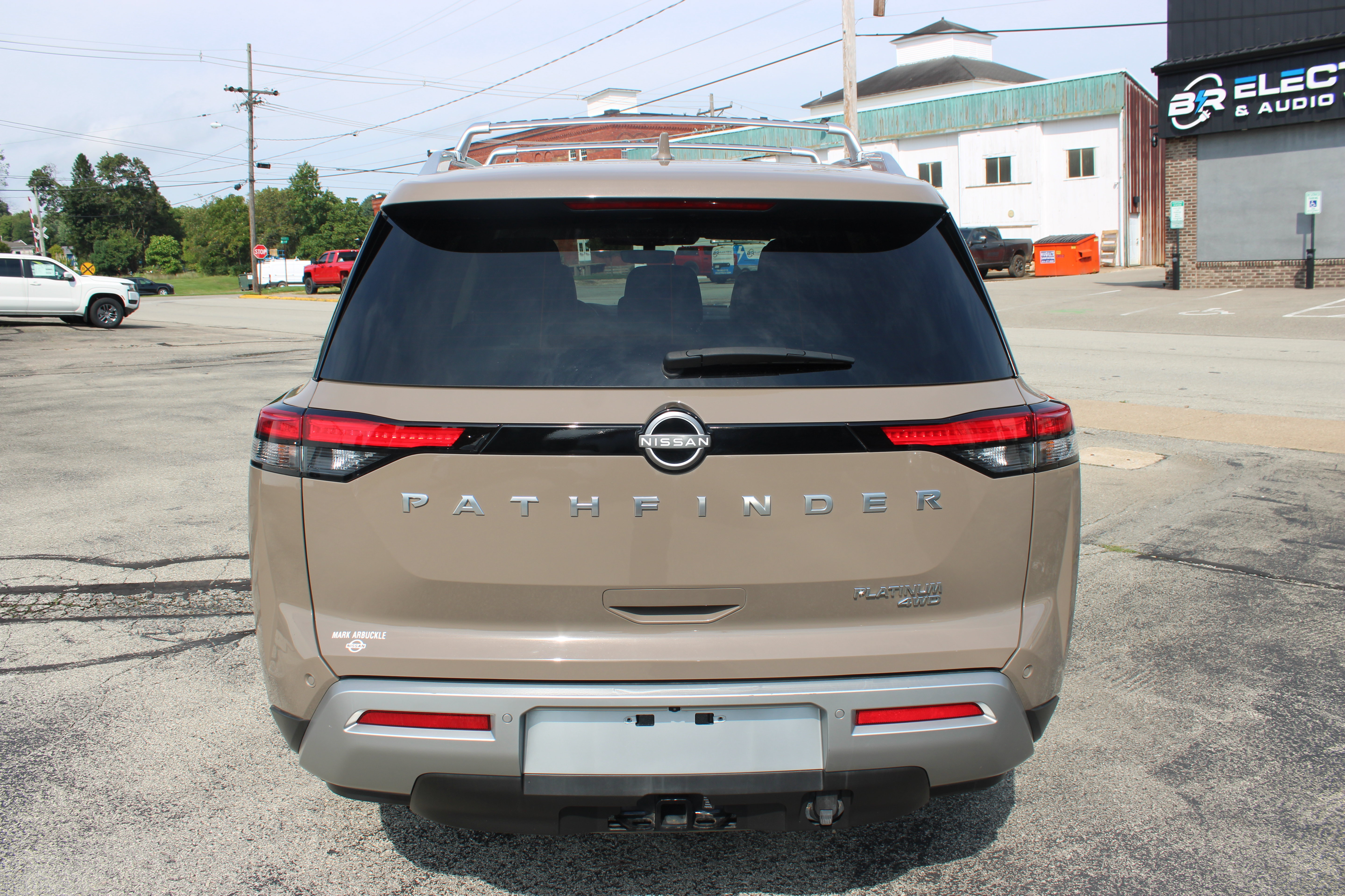Certified 2024 Nissan Pathfinder Platinum w/ Cargo Package AWD/4WD image 4