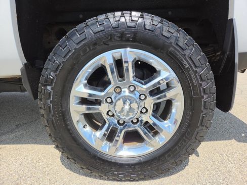 Used 2016 Chevrolet Silverado 2500 High Country w/ Duramax Plus Package AWD/4WD image 12