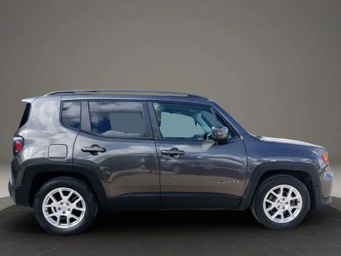 Used 2019 Jeep Renegade Latitude image 12