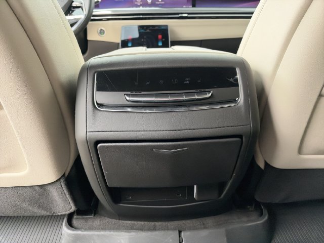 Certified 2025 Cadillac Escalade Sport w/ LPO, Floor Liner Package AWD/4WD image 12