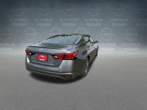 Used 2025 Nissan Altima 2.5 SV image 8