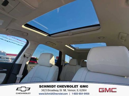 Used 2024 Buick Enclave Avenir w/ Avenir Technology Package image 21