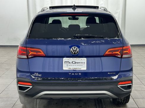 Used 2024 Volkswagen Taos SE w/ Panoramic Sunroof Package image 4