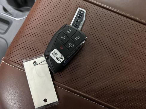 Used 2024 GMC Sierra 2500 Denali Ultimate w/ Max Trailering Package image 28