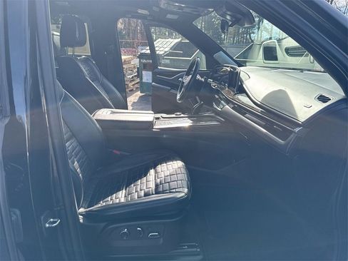 Used 2022 Cadillac Escalade ESV Premium Luxury Platinum image 32