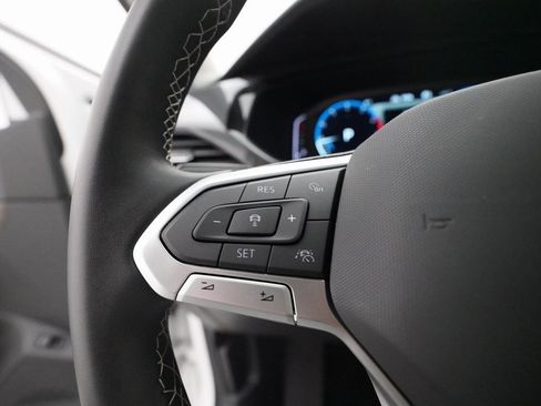 Used 2023 Volkswagen Taos SEL image 17