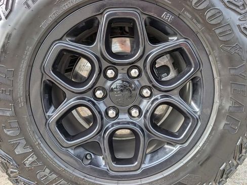 Used 2025 Chevrolet Silverado 1500 ZR2 w/ ZR2 Bison Edition AWD/4WD image 7