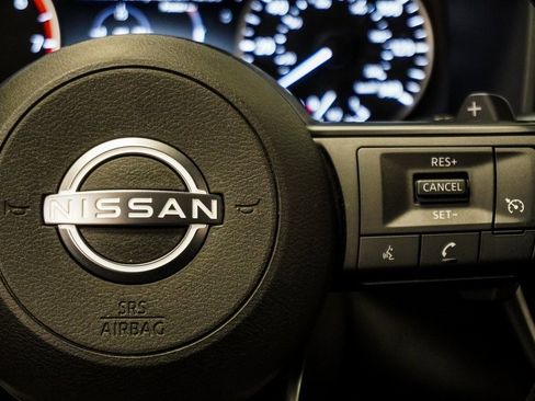 Used 2023 Nissan Rogue S image 13