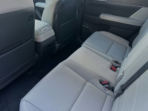 New 2025 Hyundai Santa Fe Limited image 9