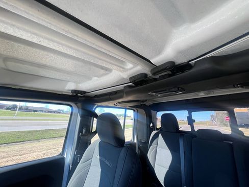 Certified 2023 Jeep Gladiator Overland image 23