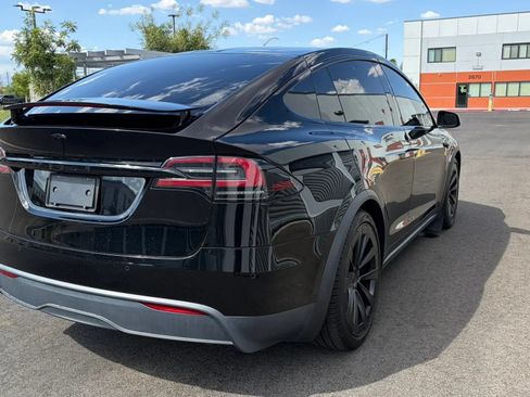 Used 2022 Tesla Model X AWD/4WD image 5