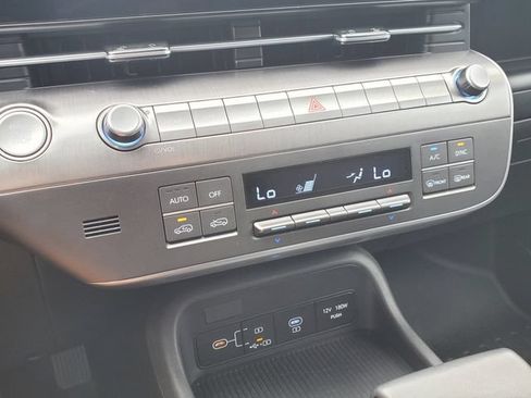 Used 2025 Hyundai Kona SEL AWD/4WD image 27