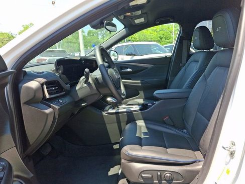 Certified 2024 Buick Envista Sport Touring w/ Convenience I Package FWD image 15