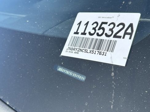 Used 2020 Nissan Armada SL w/ Premium Package image 10