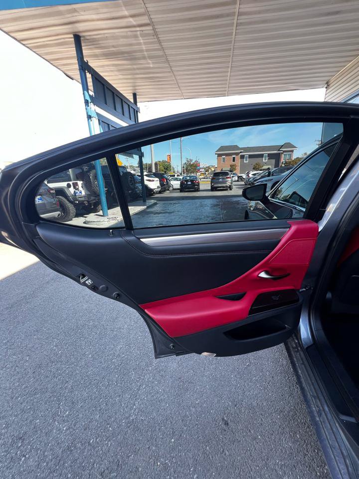 Used 2019 Lexus ES 350 F Sport w/ Accessory Package 2 FWD image 9