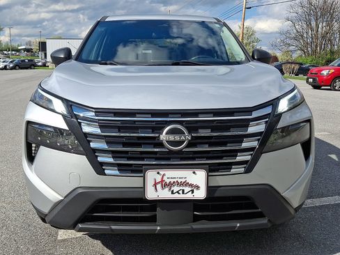 Used 2024 Nissan Rogue S AWD/4WD image 2