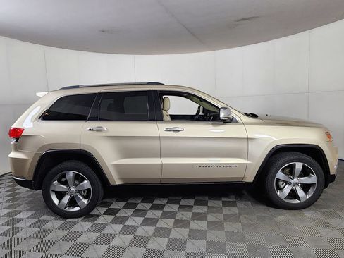 Used 2014 Jeep Grand Cherokee Limited w/ Trailer Tow Group IV AWD/4WD image 8