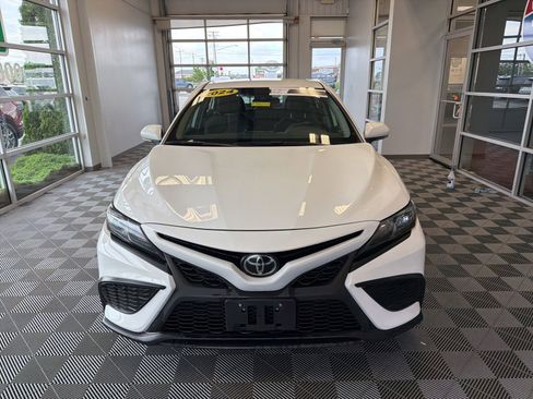 Used 2024 Toyota Camry SE FWD image 2