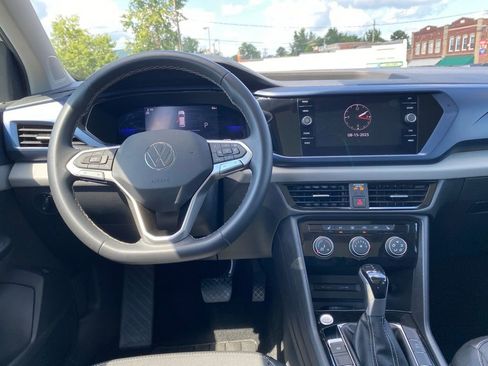 Used 2023 Volkswagen Taos SE image 13