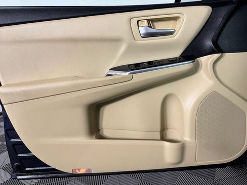 Used 2017 Toyota Camry LE FWD image 33