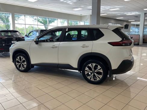 Used 2023 Nissan Rogue SV AWD/4WD image 5