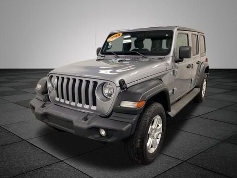 Used 2019 Jeep Wrangler Unlimited Sport S image 3
