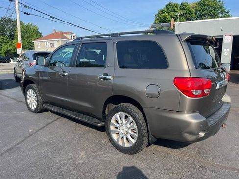Used 2011 Toyota Sequoia Platinum AWD/4WD image 3