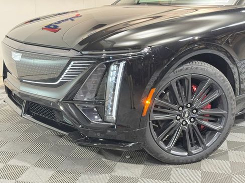 New 2026 Cadillac Lyriq V image 3