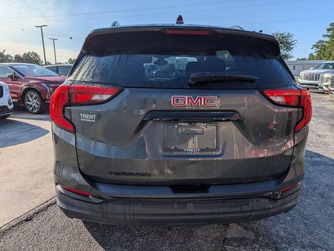 Used 2021 GMC Terrain SLE w/ Driver Convenience Package FWD image 3
