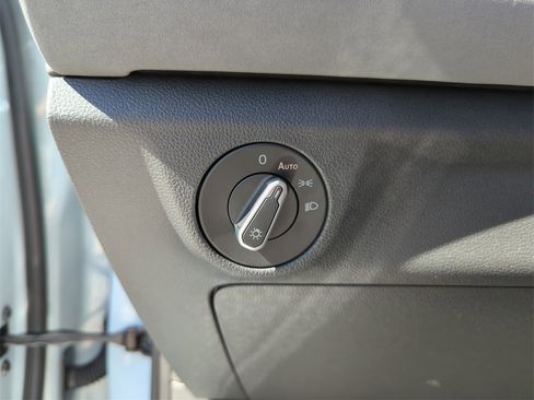 New 2026 Volkswagen Jetta SE image 34