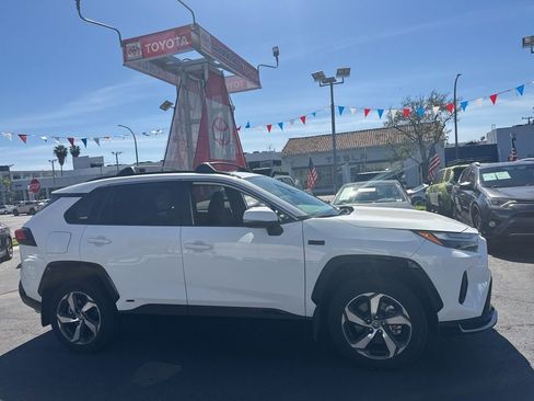 Used 2023 Toyota RAV4 SE w/ Weather & Moonroof Package image 8