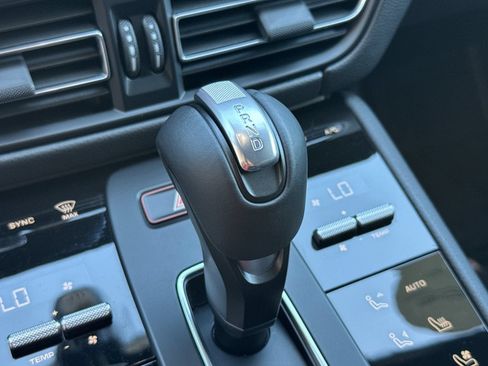 Certified 2026 Porsche Macan AWD/4WD image 26