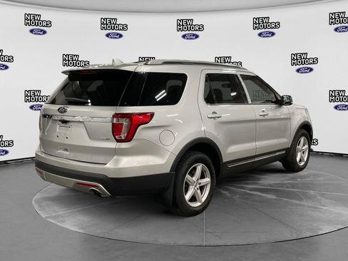 Used 2016 Ford Explorer XLT w/ Equipment Group 202A AWD/4WD image 5
