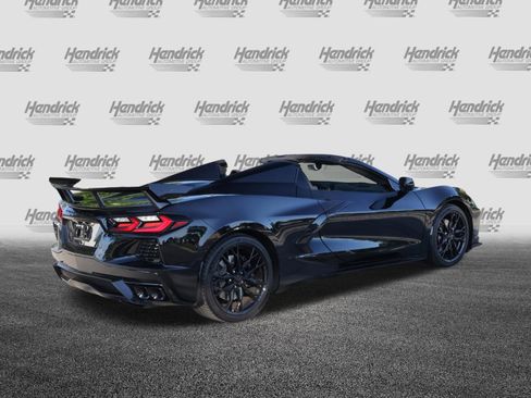 Used 2025 Chevrolet Corvette Stingray Premium Conv w/ Z51 Performance Package RWD image 9