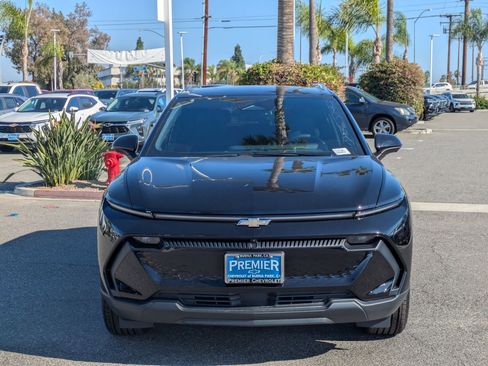 Used 2026 Chevrolet Equinox EV LT image 8