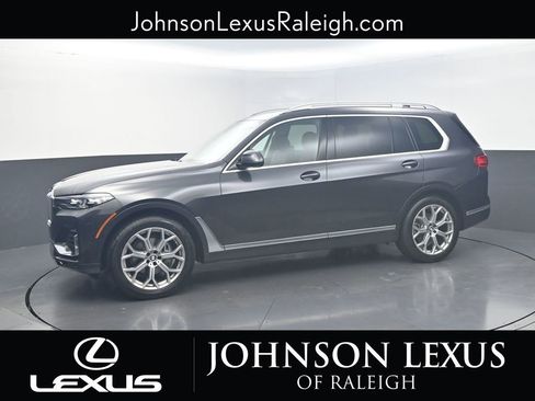 Used 2022 BMW X7 xDrive40i w/ Executive Package image 2