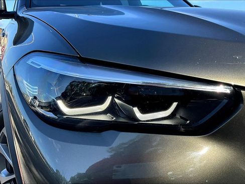 Used 2023 BMW X5 xDrive45e image 41