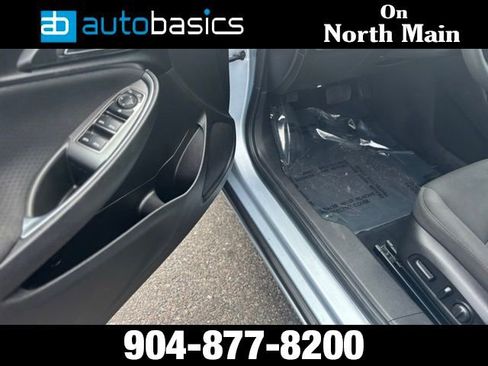 Used 2018 Chevrolet Malibu LT FWD image 21